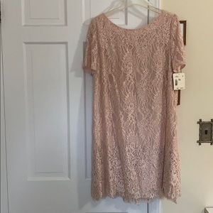 Light cream/pink dress